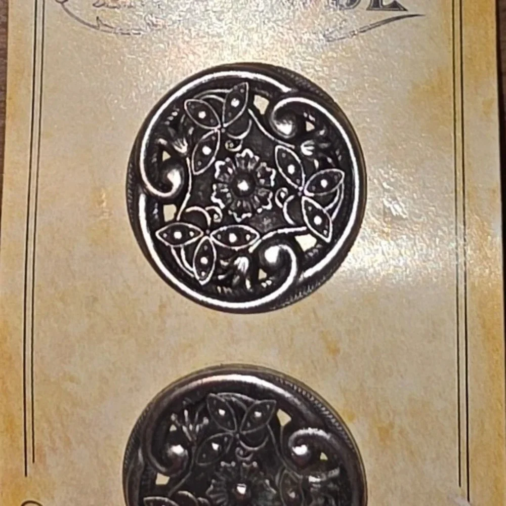 La Mode Buttons Silver Floral Filigree Vintage Style 4 Packs 1706 1724 1711 1729